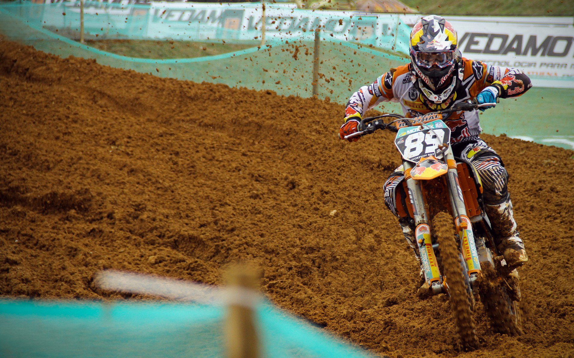 jiuyou游戏-霍勒迪在防守端贡献巨大抢断频频，霍勒迪 防守